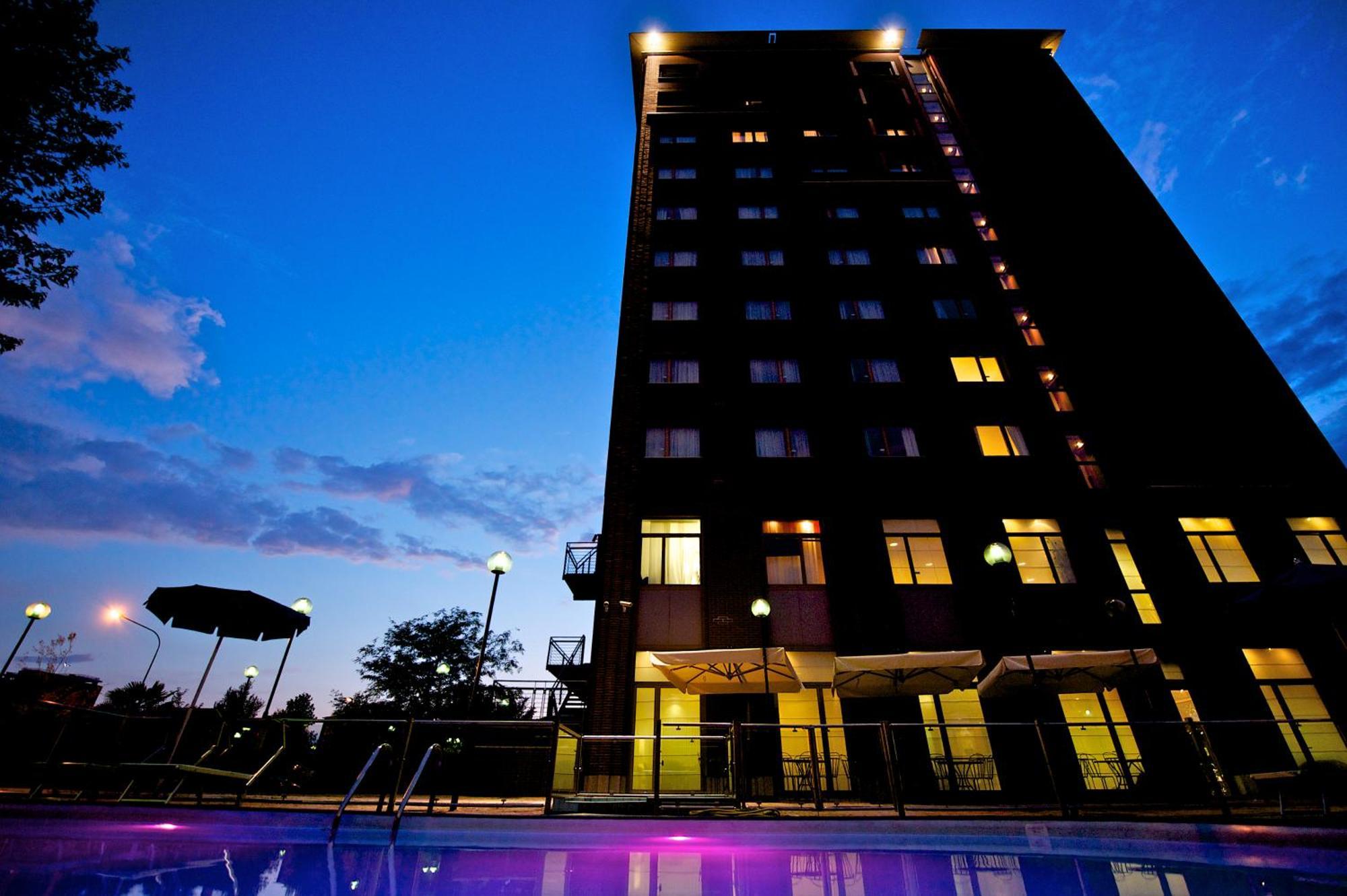 Novotel Torino Corso Giulio Cesare Exterior photo